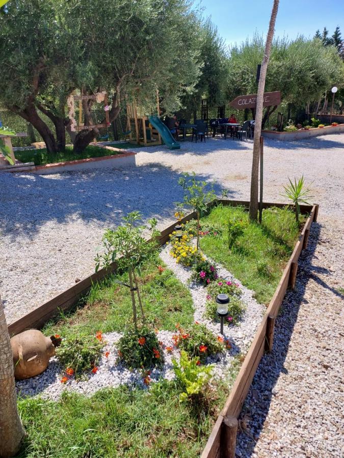 מרינה די קמרוטה Parco Esmeralda - Family Residence E Breakfast מראה חיצוני תמונה