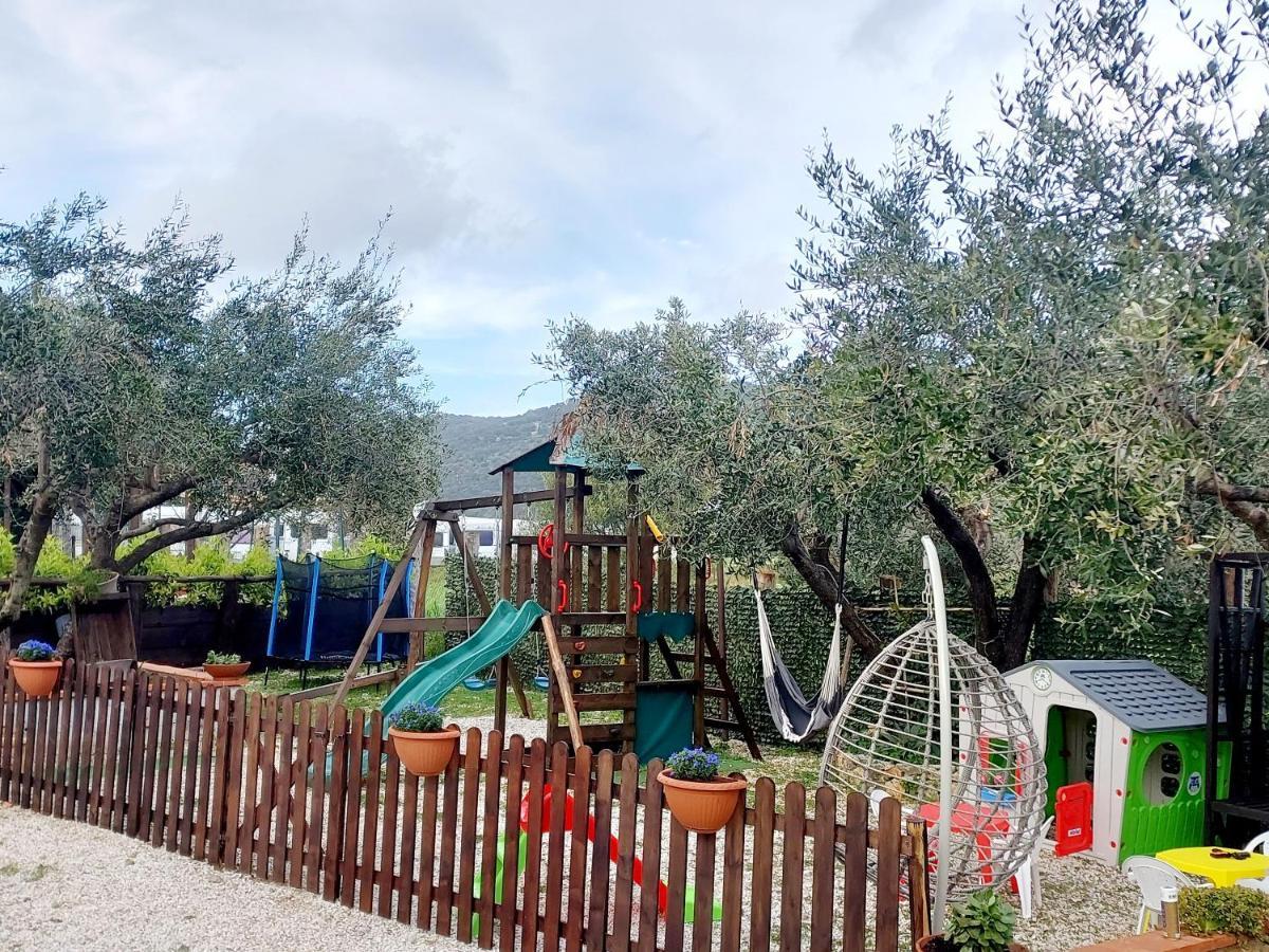 מרינה די קמרוטה Parco Esmeralda - Family Residence E Breakfast מראה חיצוני תמונה